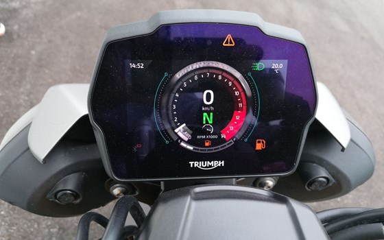 Gebrauchtmotorrad Triumph Speed Triple 1200 RS - Bild 12 Gebrauchtmotorrad Triumph Speed Triple 1200 RS - Bild 12