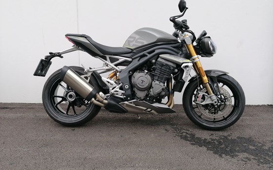 Gebrauchtmotorrad Triumph Speed Triple 1200 RS - Bild 5 Gebrauchtmotorrad Triumph Speed Triple 1200 RS - Bild 5