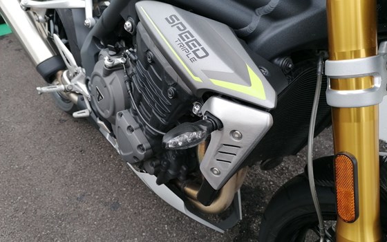 Gebrauchtmotorrad Triumph Speed Triple 1200 RS - Bild 6