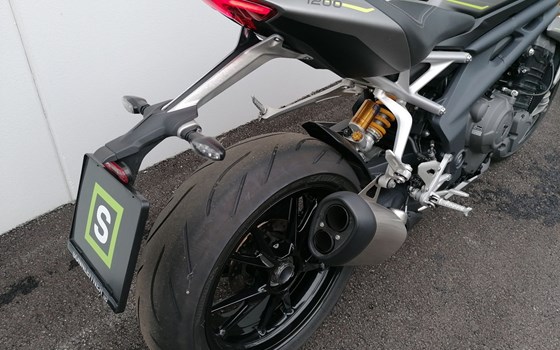 Gebrauchtmotorrad Triumph Speed Triple 1200 RS - Bild 8 Gebrauchtmotorrad Triumph Speed Triple 1200 RS - Bild 8