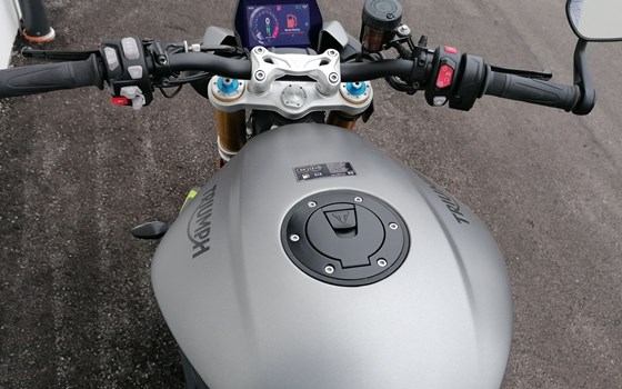 Gebrauchtmotorrad Triumph Speed Triple 1200 RS - Bild 9 Gebrauchtmotorrad Triumph Speed Triple 1200 RS - Bild 9