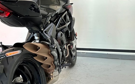 Gebrauchtmotorrad MV Agusta Brutale 800 R - Bild 8