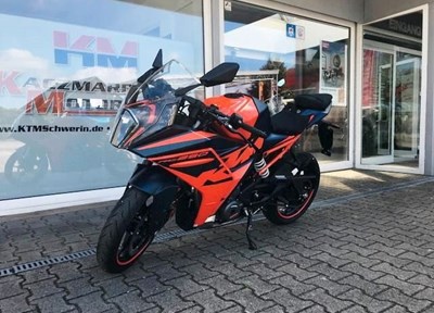 GEBRAUCHTFAHRZEUG KTM RC 390