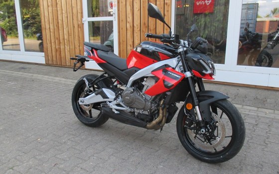 Gebrauchtmotorrad Aprilia Tuono 457 - Bild 1