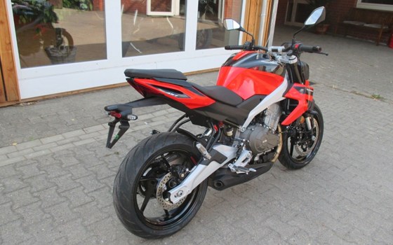 Gebrauchtmotorrad Aprilia Tuono 457 - Bild 3