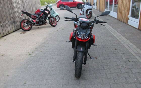 Gebrauchtmotorrad Aprilia Tuono 457 - Bild 7