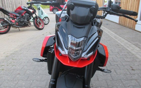 Gebrauchtmotorrad Aprilia Tuono 457 - Bild 8