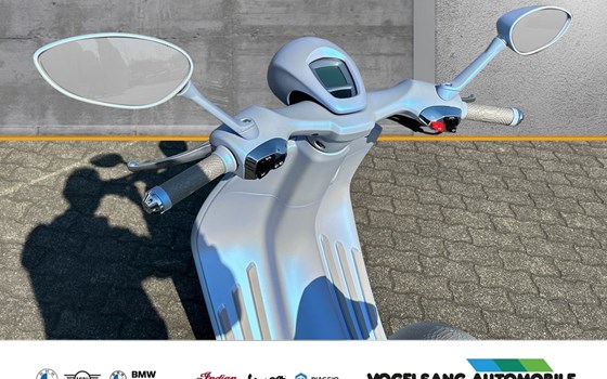 Neufahrzeug Vespa 946 Snake - Bild 5