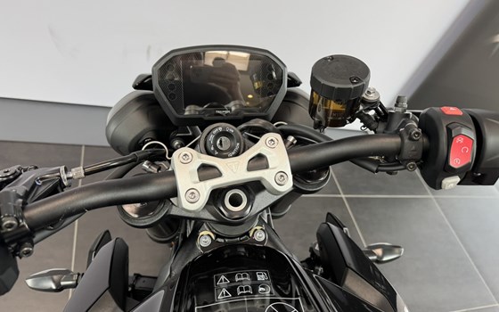 Neufahrzeug Triumph Street Triple 765 R A2 - Bild 8 Neufahrzeug Triumph Street Triple 765 R A2 - Bild 8