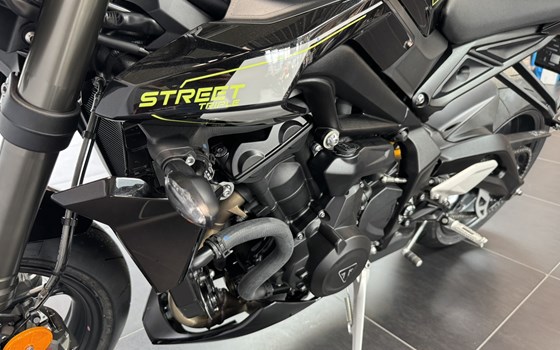 Neufahrzeug Triumph Street Triple 765 R A2 - Bild 9 Neufahrzeug Triumph Street Triple 765 R A2 - Bild 9