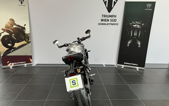 Neufahrzeug Triumph Street Triple 765 R A2 - Bild 4 Neufahrzeug Triumph Street Triple 765 R A2 - Bild 4