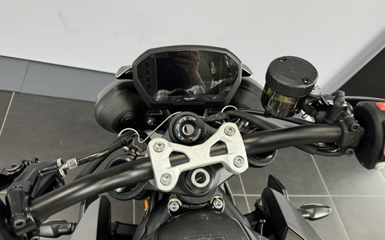 Neufahrzeug Triumph Street Triple 765 R A2 - Bild 8 Neufahrzeug Triumph Street Triple 765 R A2 - Bild 8