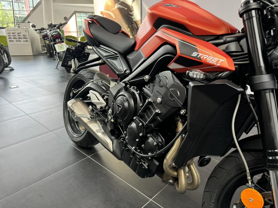 Angebot Triumph Street Triple 765 R A2 Bild 10: Angebot Triumph Street Triple 765 R A2