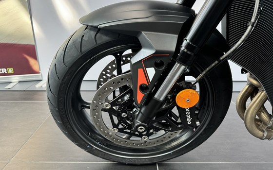 Neufahrzeug Triumph Street Triple 765 R A2 - Bild 5