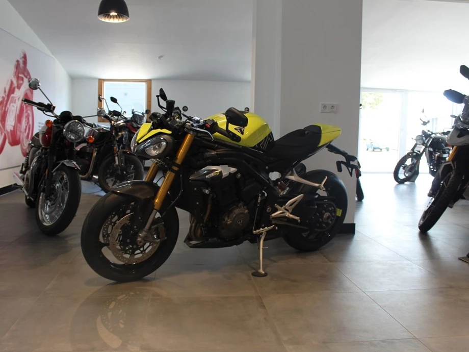 Angebot Triumph Speed Triple 1200 RX Bild 2: Angebot Triumph Speed Triple 1200 RX