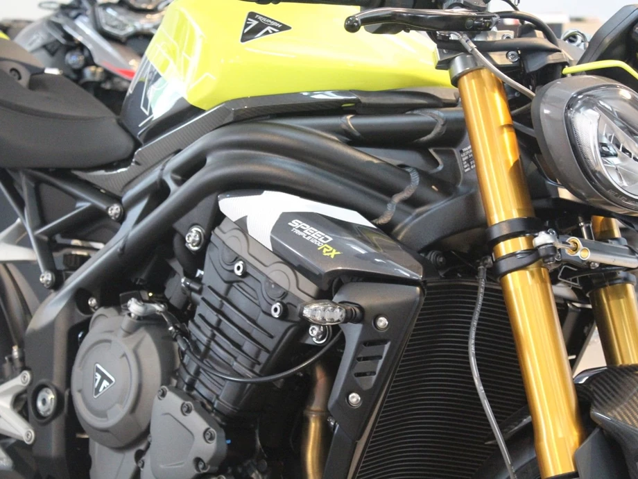 Angebot Triumph Speed Triple 1200 RX Bild 6: Angebot Triumph Speed Triple 1200 RX