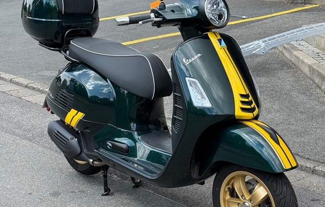 Vespa GTS 125 Super Racing Sixties