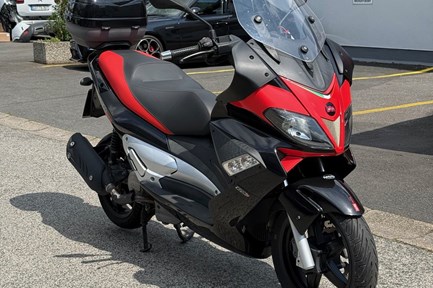 Aprilia SR-Max 125