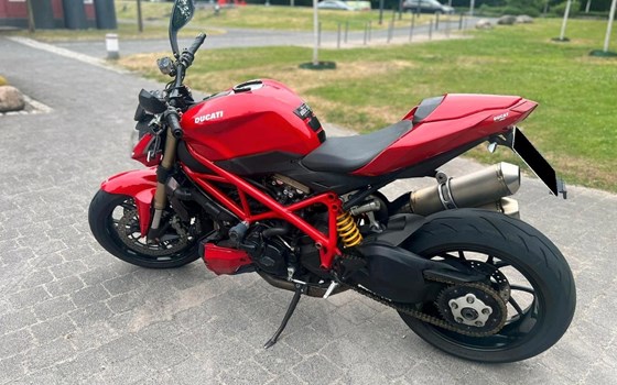 Gebrauchtmotorrad Ducati Streetfighter 848 - Bild 3 Gebrauchtmotorrad Ducati Streetfighter 848 - Bild 3