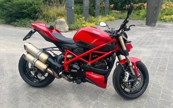 Gebrauchtmotorrad Ducati Streetfighter 848 - Bild 4 Gebrauchtmotorrad Ducati Streetfighter 848 - Bild 4