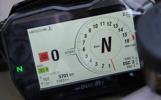 Gebrauchtmotorrad Ducati Panigale V4 - Bild 4