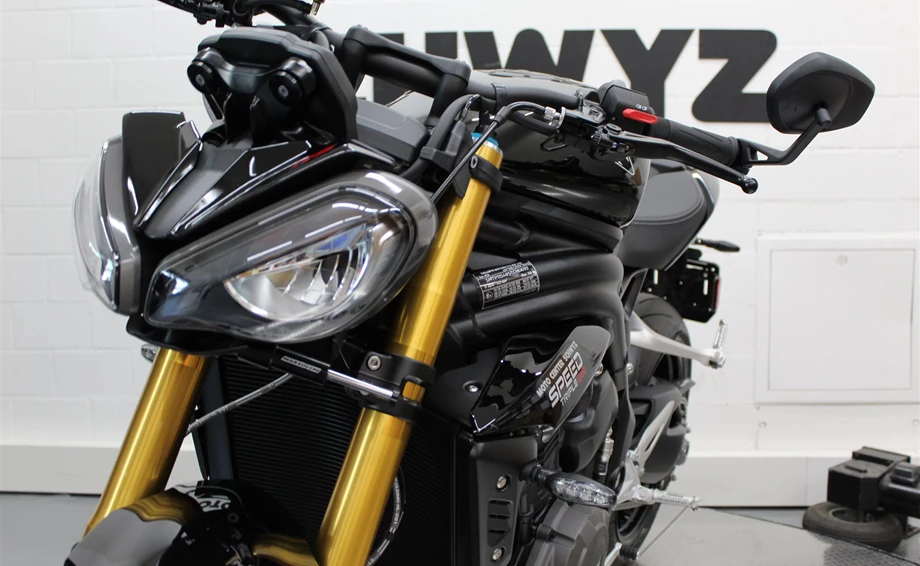 Angebot Triumph Speed Triple 1200 RS Bild 6: Angebot Triumph Speed Triple 1200 RS