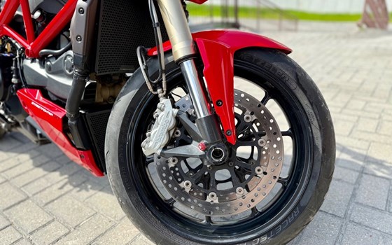 Gebrauchtmotorrad Ducati Streetfighter 848 - Bild 6 Gebrauchtmotorrad Ducati Streetfighter 848 - Bild 6