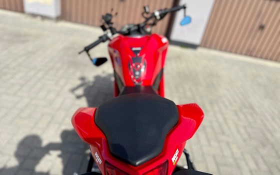 Gebrauchtmotorrad Ducati Streetfighter 848 - Bild 7 Gebrauchtmotorrad Ducati Streetfighter 848 - Bild 7