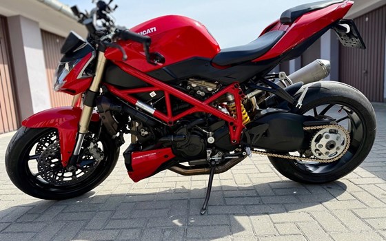 Gebrauchtmotorrad Ducati Streetfighter 848 - Bild 8 Gebrauchtmotorrad Ducati Streetfighter 848 - Bild 8