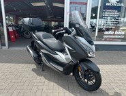Honda Forza 300