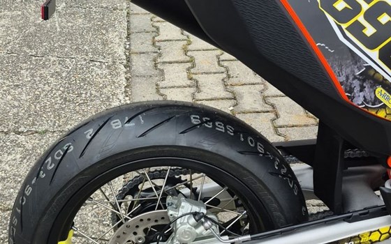 Gebrauchtmotorrad KTM 690 SMC R - Bild 7