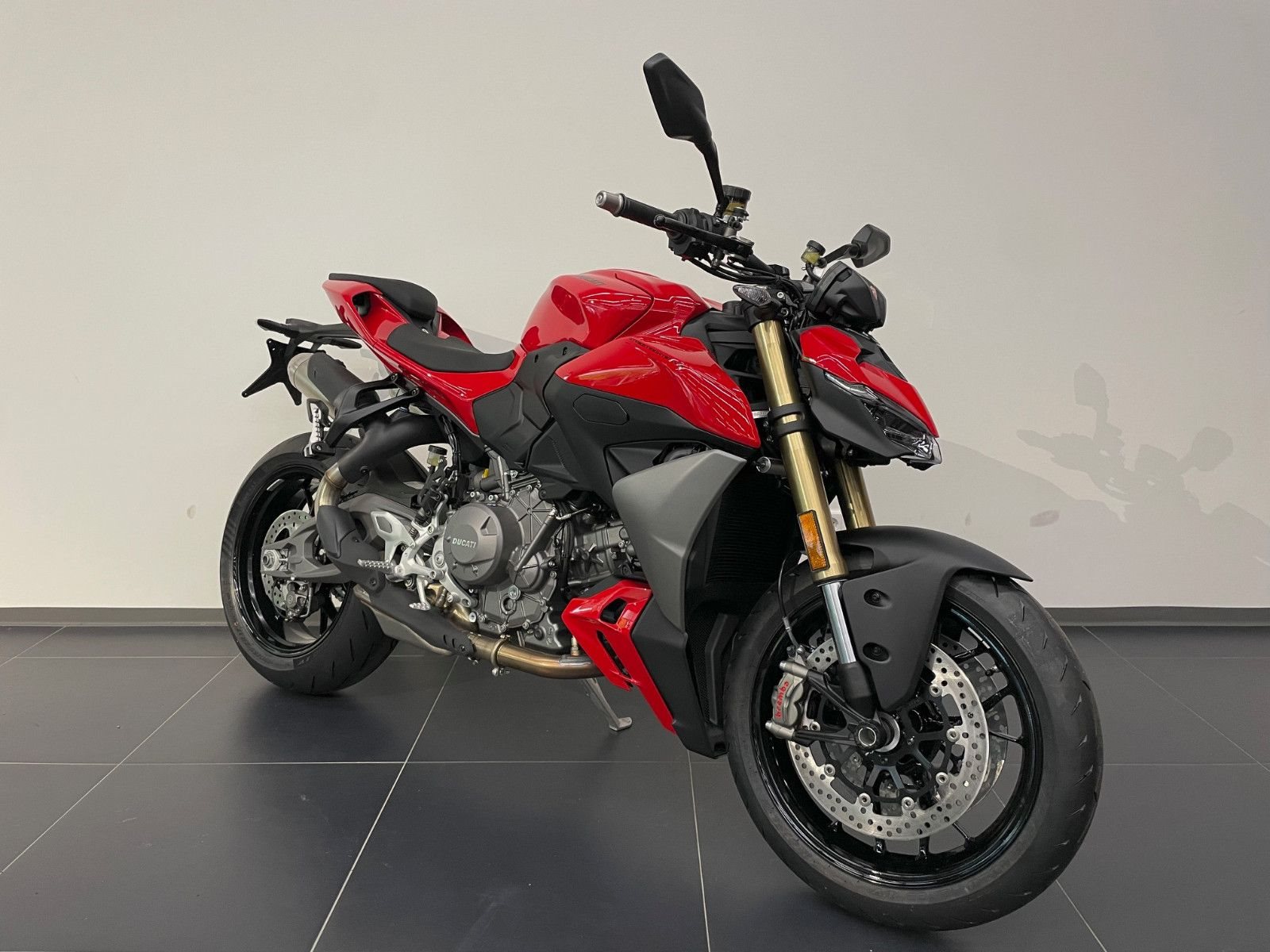 Ducati Streetfighter V2