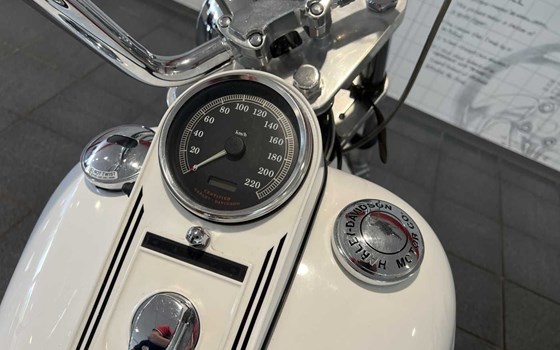 Gebrauchtmotorrad Harley-Davidson Softail Night Train FXSTB - Bild 21