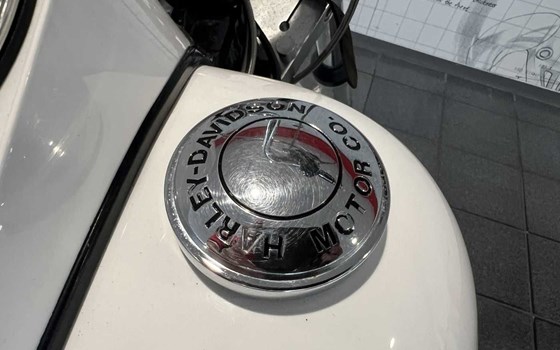 Gebrauchtmotorrad Harley-Davidson Softail Night Train FXSTB - Bild 22