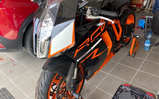 Gebrauchtmotorrad KTM 1190 RC8 R - Bild 2 Gebrauchtmotorrad KTM 1190 RC8 R - Bild 2