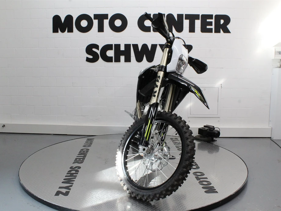 Angebot Triumph TF 450-E Bild 3: Angebot Triumph TF 450-E