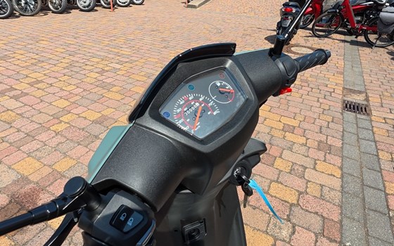 Neufahrzeug Peugeot Kisbee 50 Shadow - Bild 5