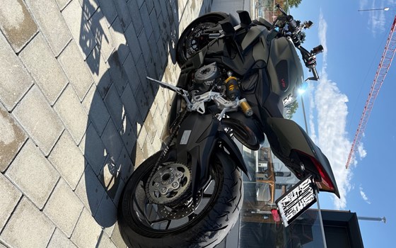 Gebrauchtmotorrad Ducati Streetfighter V2 - Bild 11 Gebrauchtmotorrad Ducati Streetfighter V2 - Bild 11