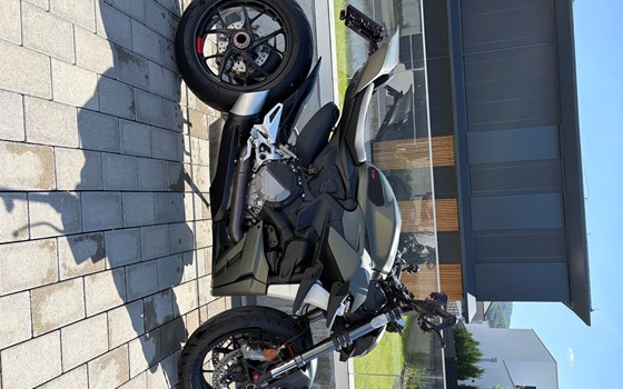 Gebrauchtmotorrad Ducati Streetfighter V2 - Bild 5 Gebrauchtmotorrad Ducati Streetfighter V2 - Bild 5
