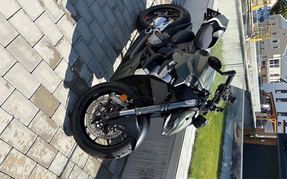 Gebrauchtmotorrad Ducati Streetfighter V2 - Bild 6 Gebrauchtmotorrad Ducati Streetfighter V2 - Bild 6