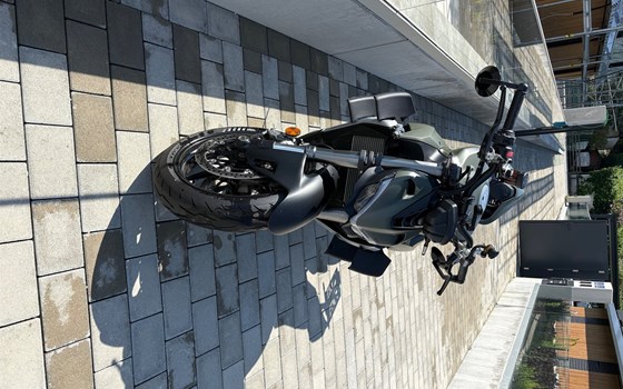 Gebrauchtmotorrad Ducati Streetfighter V2 - Bild 8 Gebrauchtmotorrad Ducati Streetfighter V2 - Bild 8