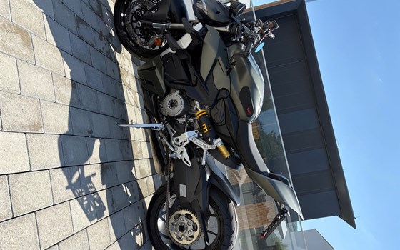 Gebrauchtmotorrad Ducati Streetfighter V2 - Bild 9 Gebrauchtmotorrad Ducati Streetfighter V2 - Bild 9