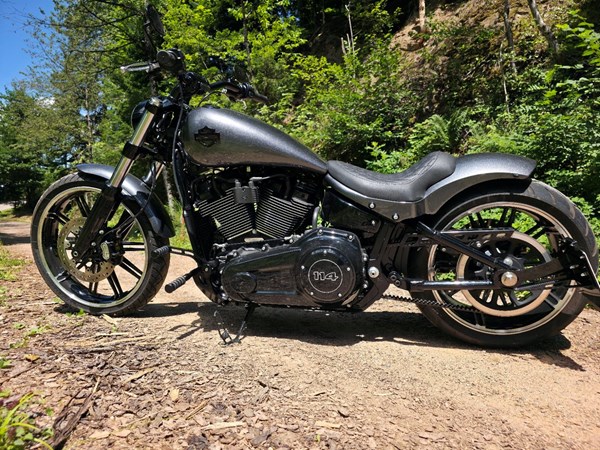 Gebrauchtmotorrad Harley-Davidson Softail Breakout 114 FXBRS