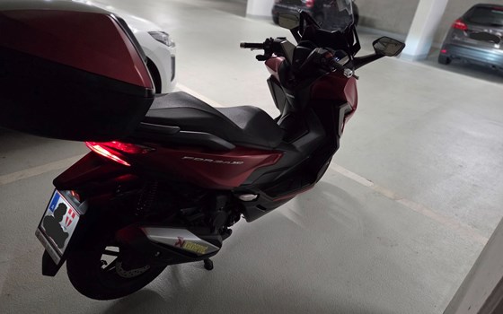 Gebrauchtmotorrad Honda Forza 350 - Bild 3 Gebrauchtmotorrad Honda Forza 350 - Bild 3