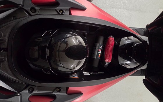 Gebrauchtmotorrad Honda Forza 350 - Bild 7 Gebrauchtmotorrad Honda Forza 350 - Bild 7