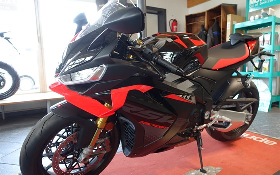 Neufahrzeug Aprilia RSV4 1100 Factory - Bild 1
