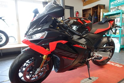 RSV4 1100 Factory