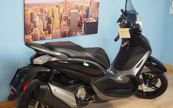 Gebrauchtmotorrad Piaggio Beverly 350ie Sport Touring - Bild 15 Gebrauchtmotorrad Piaggio Beverly 350ie Sport Touring - Bild 15