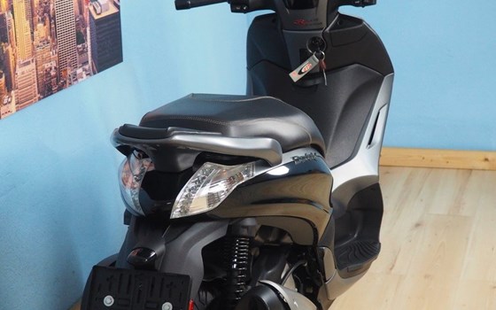 Gebrauchtmotorrad Piaggio Beverly 350ie Sport Touring - Bild 21 Gebrauchtmotorrad Piaggio Beverly 350ie Sport Touring - Bild 21