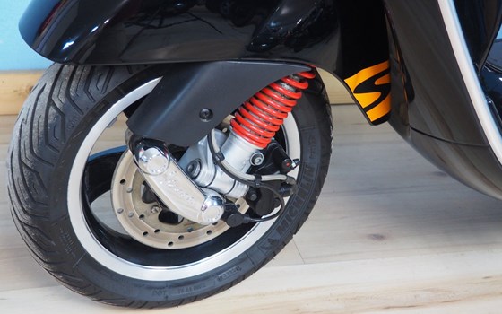 Gebrauchtmotorrad Vespa GTS 125 ie Super - Bild 11 Gebrauchtmotorrad Vespa GTS 125 ie Super - Bild 11